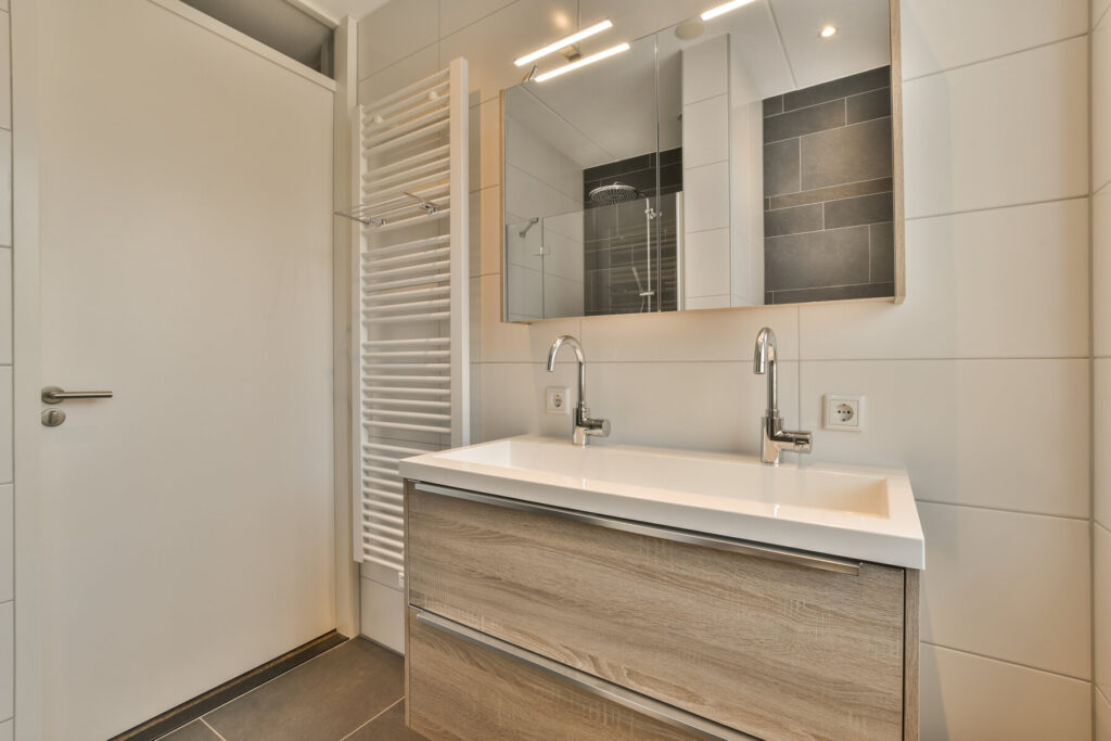 Badkamer met spiegels Purmerend